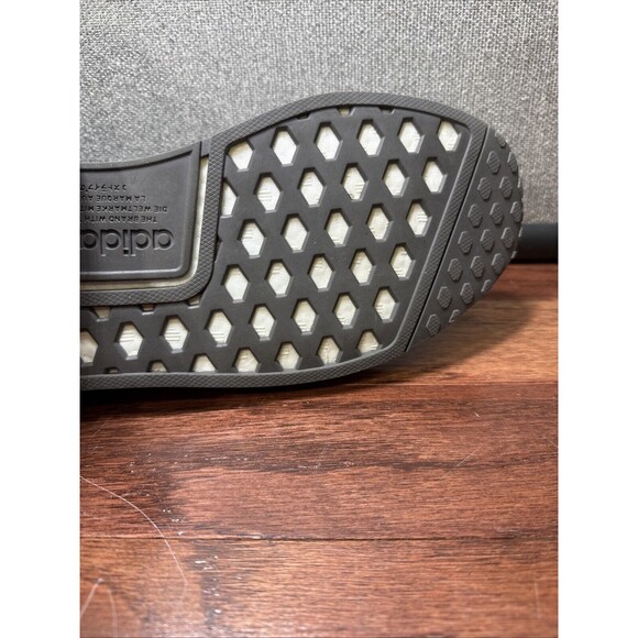 Adidas Mens NMD R1 GZ7924 Gray Running Shoes Sneakers Size 13 main image 7